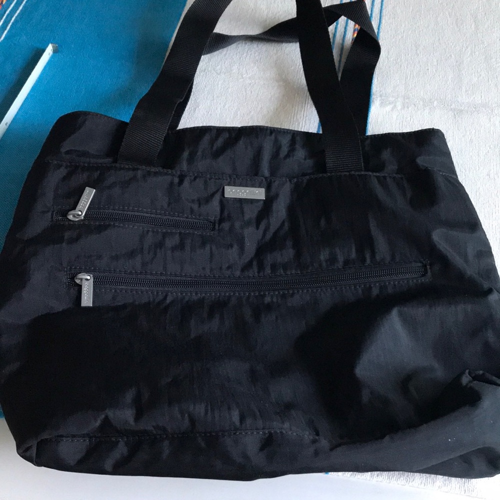 Black Baggallini travel bag